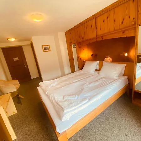 Lovely Room, Private Bathroom And Big Balcony Saas im Prattigau