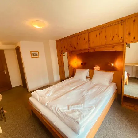 Lovely Room, Private Bathroom And Big Balcony Hotel Saas im Prattigau